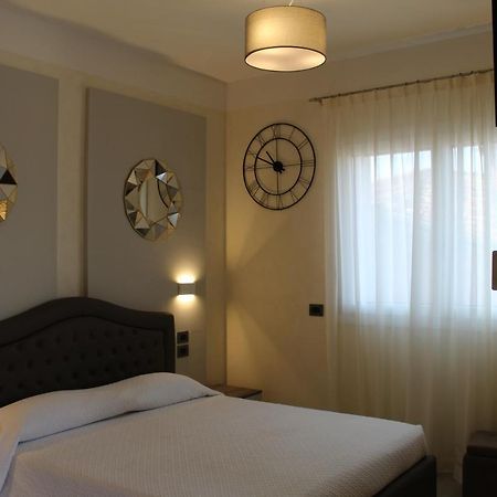 Villa Martina Luxury Rooms Desenzano del Garda Exterior foto