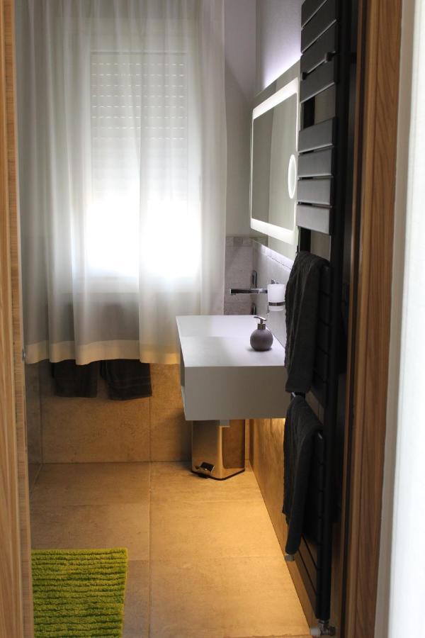 Villa Martina Luxury Rooms Desenzano del Garda Exterior foto