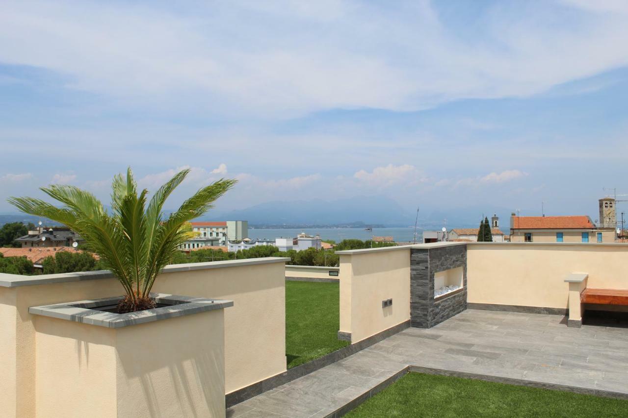Villa Martina Luxury Rooms Desenzano del Garda Exterior foto