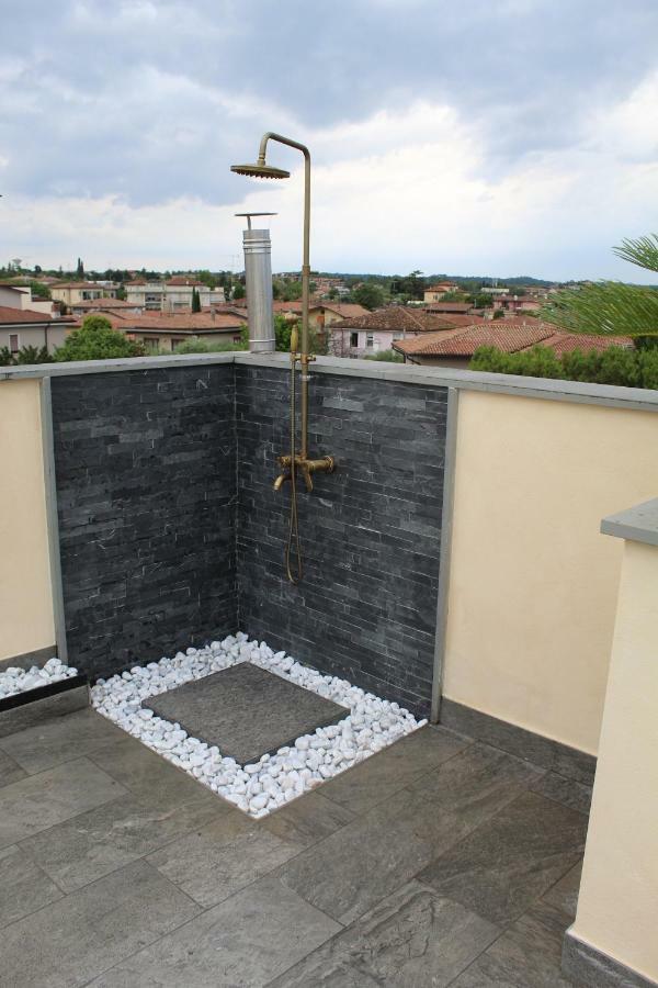 Villa Martina Luxury Rooms Desenzano del Garda Exterior foto